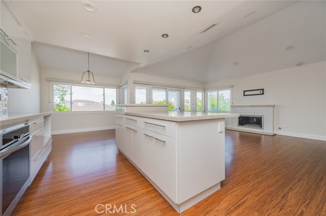 Detail Gallery Image 20 of 39 For 820 Gardenia, Corona Del Mar,  CA 92625 - 2 Beds | 2 Baths