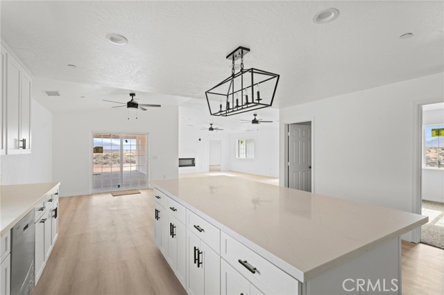 16925 Nanticoke Road, Apple Valley CA: https://media.crmls.org/medias/984ec2a2-ad4e-447a-b345-df7f85c4ab2d.jpg