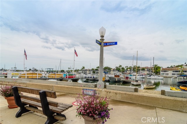 320 1/2 Coral Avenue, Newport Beach CA: https://media.crmls.org/medias/984ec4b5-a6e3-44f3-87f2-4587d0459971.jpg