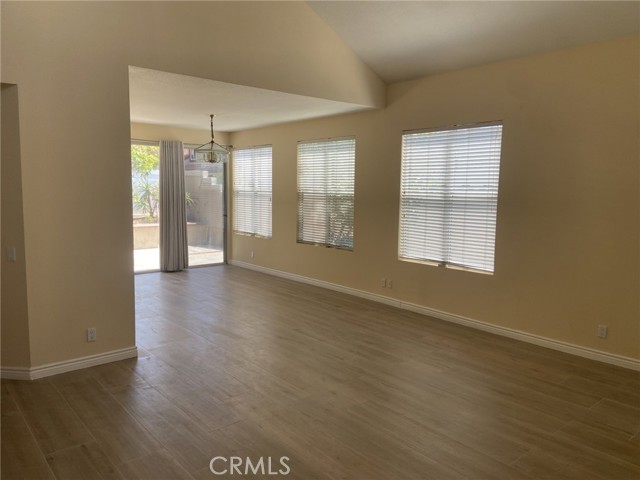 Detail Gallery Image 3 of 17 For 14 Montage, Irvine,  CA 92614 - 4 Beds | 2/1 Baths