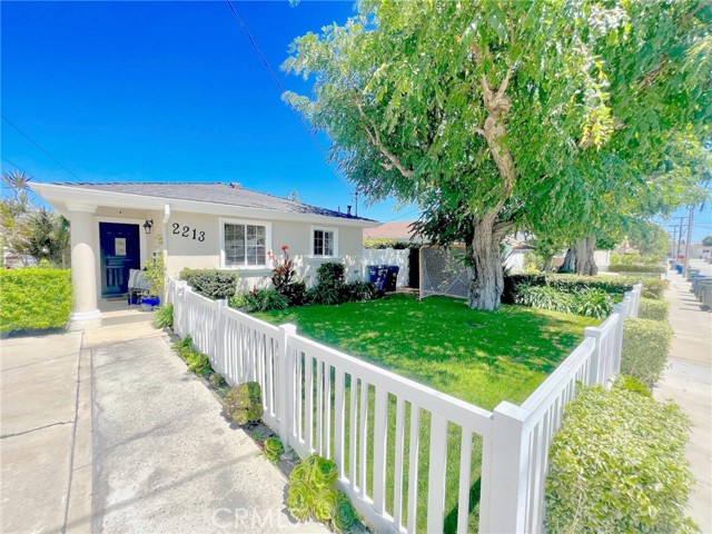 Detail Gallery Image 9 of 51 For 2213 Bataan Rd a,  Redondo Beach,  CA 90278 - 3 Beds | 2 Baths