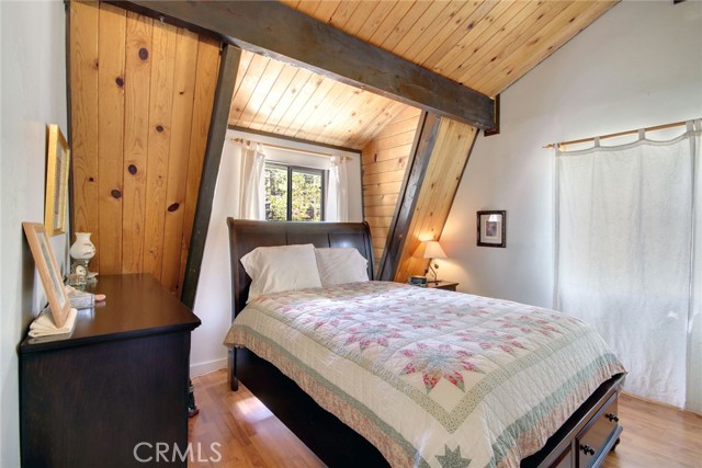 Detail Gallery Image 23 of 42 For 42716 Juniper Dr, Big Bear Lake,  CA 92315 - 4 Beds | 2 Baths