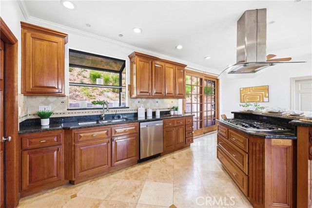 Detail Gallery Image 14 of 50 For 2044 Calle Yucca, Thousand Oaks,  CA 91360 - 4 Beds | 4 Baths