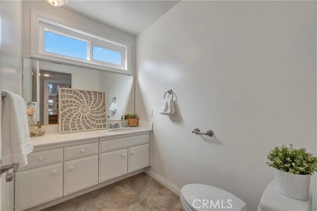 Detail Gallery Image 24 of 63 For 19201 Sherborne Ln, Huntington Beach,  CA 92646 - 4 Beds | 2/1 Baths