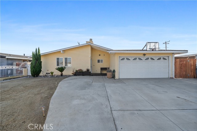 Detail Gallery Image 2 of 34 For 931 N Holly St, Anaheim,  CA 92801 - 4 Beds | 3 Baths