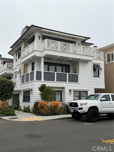 300 7th, Manhattan Beach, California 90266, 4 Bedrooms Bedrooms, 0 ,5 BathroomsBathrooms,Residential,Sold,7th,0,PV26118519