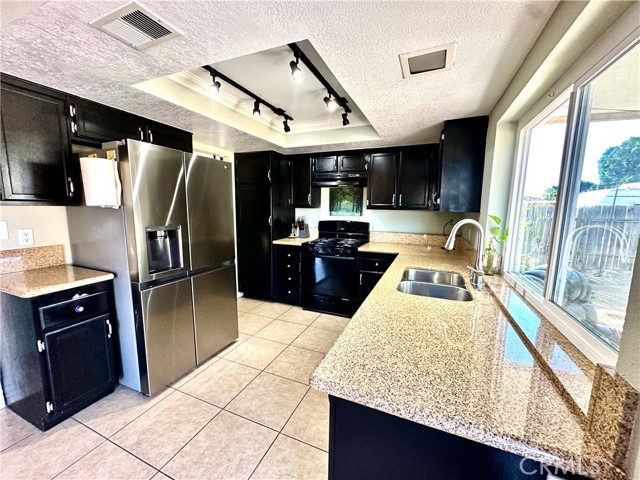 Detail Gallery Image 10 of 32 For 1142 Brentwood, Rialto,  CA 92376 - 4 Beds | 3 Baths