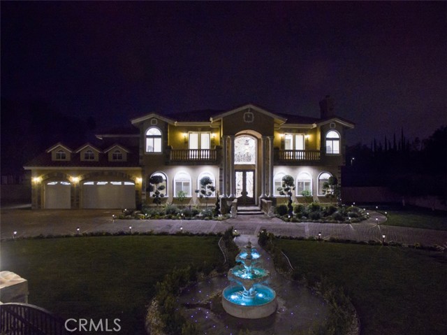 10062 Valley Circle Boulevard, Chatsworth CA: https://media.crmls.org/medias/98508522-471a-48ec-9484-36b61da16d31.jpg