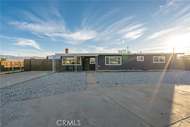 Detail Gallery Image 4 of 42 For 22947 Lucilla Rd, Apple Valley,  CA 92308 - 3 Beds | 1 Baths