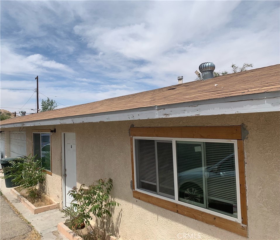 15526 Fourth Street, Victorville, CA 92395