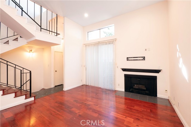 Detail Gallery Image 9 of 39 For 12334 Chandler #C,  Valley Village,  CA 91607 - 2 Beds | 2 Baths