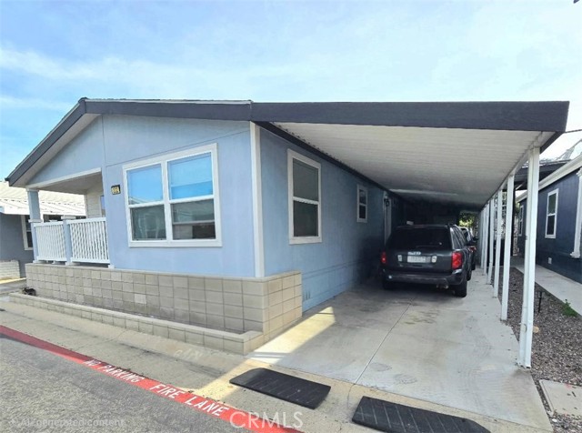 Detail Gallery Image 2 of 30 For 21851 Newland St #222,  Huntington Beach,  CA 92646 - 4 Beds | 2 Baths