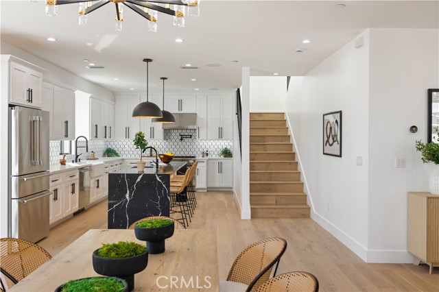 Detail Gallery Image 12 of 34 For 22002 Ocean Ave, Torrance,  CA 90503 - 4 Beds | 4/1 Baths