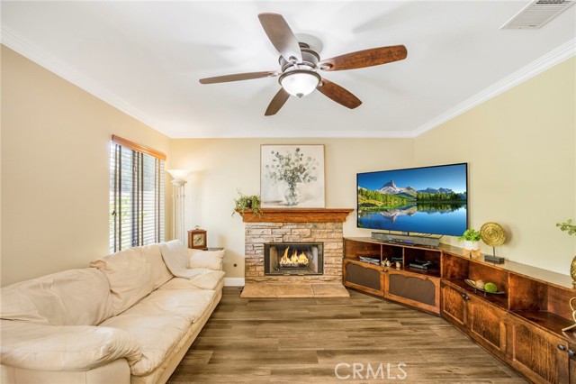 13139 Derby Avenue, Chino CA: https://media.crmls.org/medias/9852ff90-6539-48c2-85c2-6961a4ddd188.jpg