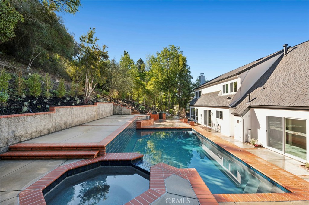 MLS #OC25245690 image #34