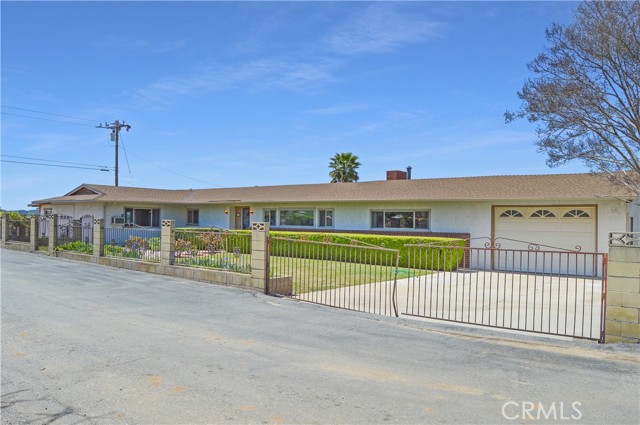 Detail Gallery Image 2 of 75 For 888 W Avenue L, Calimesa,  CA 92320 - 3 Beds | 2/1 Baths