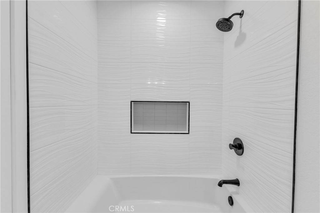 https://media.crmls.org/medias/98539133-399b-4b4e-8285-2784cc810003.jpg?preset=X-Large