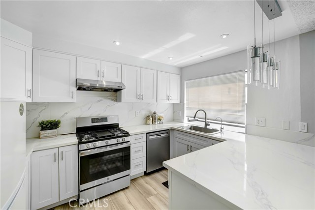 Detail Gallery Image 7 of 20 For 2620 W Grand Ave #E,  Alhambra,  CA 91801 - 3 Beds | 2/1 Baths