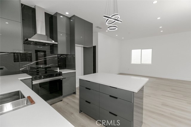 15009 Wyandotte Street, Van Nuys CA: https://media.crmls.org/medias/9854bc53-643d-4739-a6e7-37f3a283721f.jpg