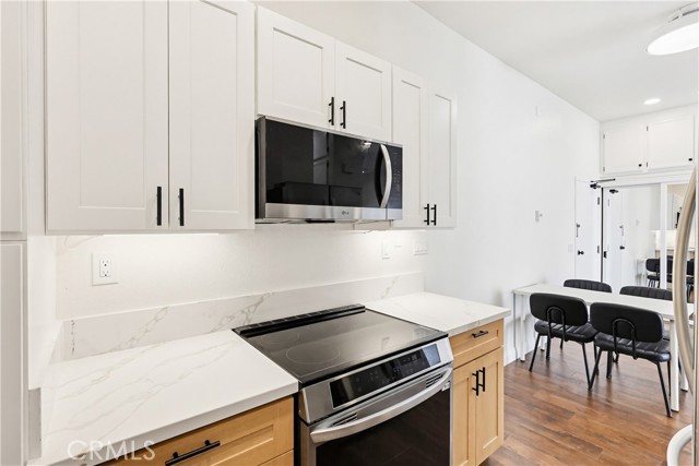 Detail Gallery Image 12 of 23 For 8328 Regents Rd 1f,  San Diego,  CA 92122 - 1 Beds | 1 Baths