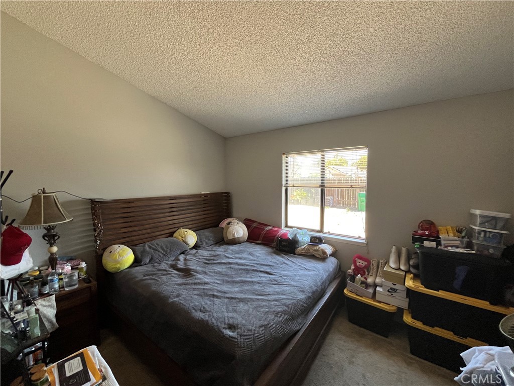 https://media.crmls.org/medias/98550878-5d8a-4cc2-979a-b04111935ae4.jpg?preset=X-Large