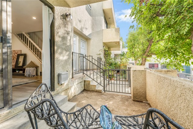 Detail Gallery Image 26 of 42 For 15045 Nordhoff St #109,  North Hills,  CA 91343 - 2 Beds | 2/1 Baths