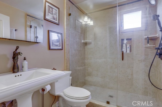 Detail Gallery Image 25 of 39 For 4574 W 163rd St, Lawndale,  CA 90260 - 3 Beds | 2 Baths