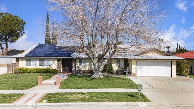 1701 Staffordshire Drive, Lancaster, California 93534, 4 Bedrooms Bedrooms, ,2 BathroomsBathrooms,Single Family Residence,For Sale,Staffordshire,SR24039490