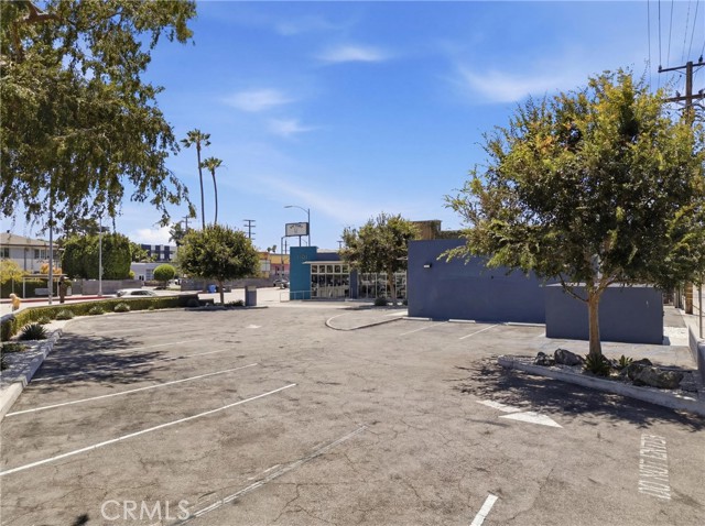  Commercial for Sale in Los Angeles, California