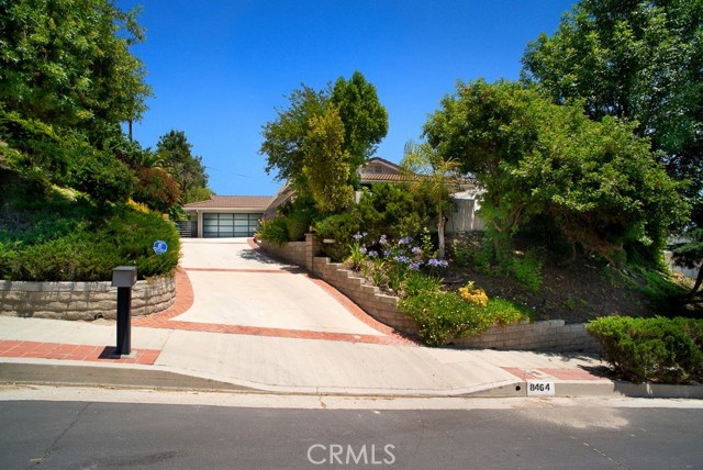 8464 Moorcroft Avenue, West Hills CA: https://media.crmls.org/medias/98589d41-4d0f-4de7-b664-3559bcf3c792.jpg