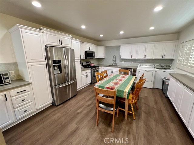 Detail Gallery Image 6 of 45 For 654 Penrith, Los Angeles,  CA 90023 - 6 Beds | 5 Baths