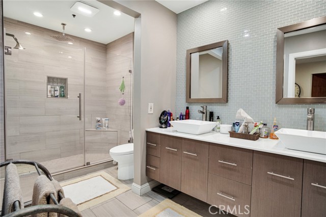 Detail Gallery Image 17 of 23 For 1201 Larrabee St #107,  West Hollywood,  CA 90069 - 2 Beds | 2 Baths