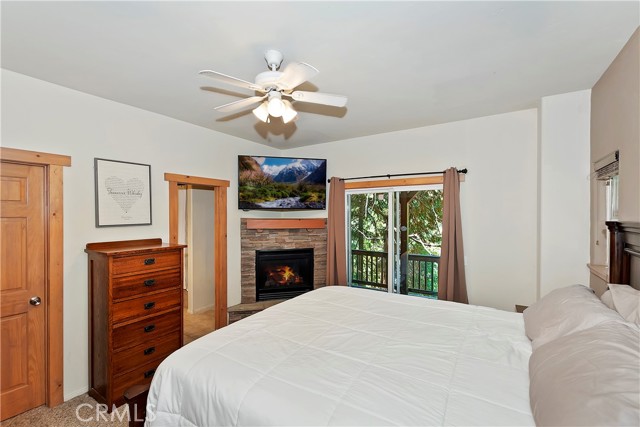 Detail Gallery Image 25 of 32 For 676 Lake Dr, Lake Arrowhead,  CA 92352 - 2 Beds | 2/1 Baths