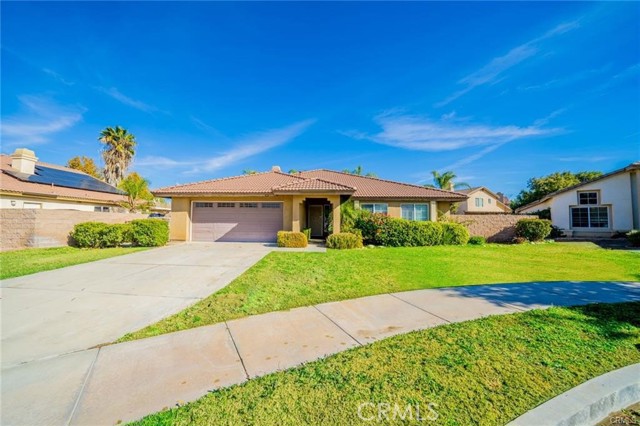 828 Coramdeo Court, Hemet, CA 92543