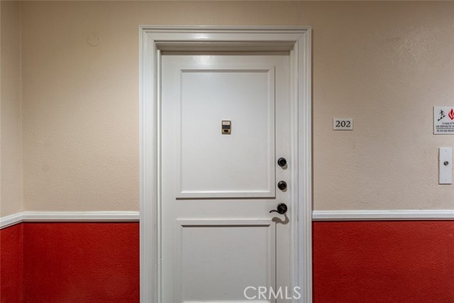 Detail Gallery Image 7 of 26 For 15344 Weddington St #202,  Sherman Oaks,  CA 91411 - 2 Beds | 2 Baths