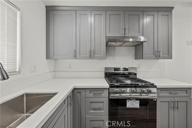 Detail Gallery Image 10 of 18 For 10558 Laurel Canyon Blvd, Pacoima,  CA 91331 - 5 Beds | 3 Baths