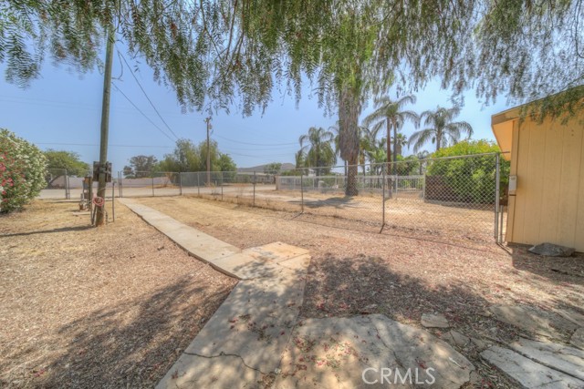 25680 Troy Lane, Menifee CA: https://media.crmls.org/medias/985b3707-6be9-4be2-98a6-94f33da605f3.jpg
