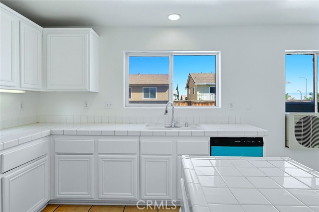 Detail Gallery Image 14 of 43 For 9373 Dragon Tree, Hesperia,  CA 92344 - 4 Beds | 3 Baths