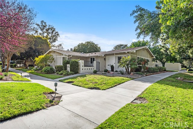 Detail Gallery Image 19 of 37 For 713 Avenida Majorca #B, Laguna Woods,  CA 92637 - 2 Beds | 1/1 Baths