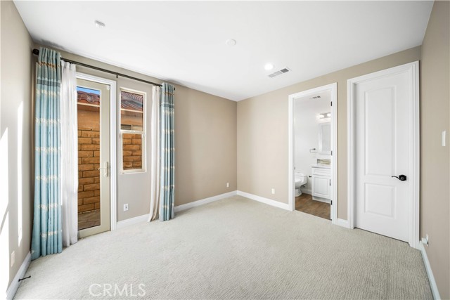 Detail Gallery Image 25 of 75 For 27 Gillman St, Irvine,  CA 92612 - 6 Beds | 6/1 Baths