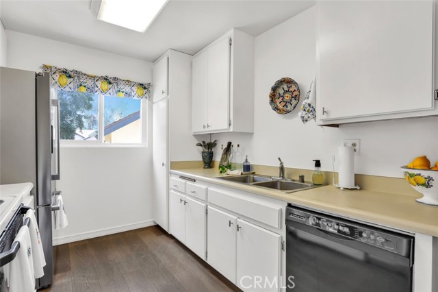 26058 Serrano Court, Lake Forest CA: https://media.crmls.org/medias/985dcdbd-babb-4f58-93dc-3a31a31aab39.jpg