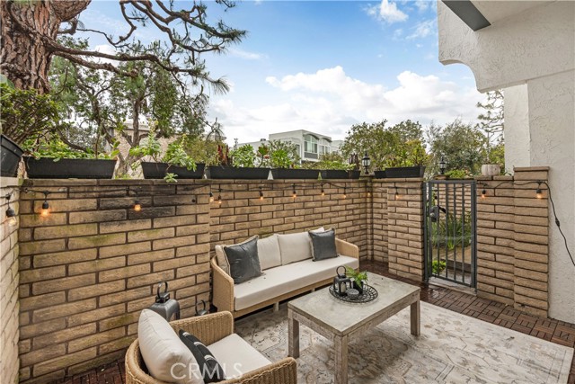 Detail Gallery Image 14 of 15 For 13232 Fiji Way #G,  Marina Del Rey,  CA 90292 - 3 Beds | 2/1 Baths