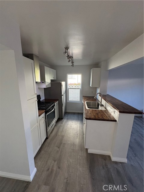 Detail Gallery Image 11 of 24 For 24311 Santa Clara Avenue #1,  Dana Point,  CA 92629 - 2 Beds | 1/1 Baths