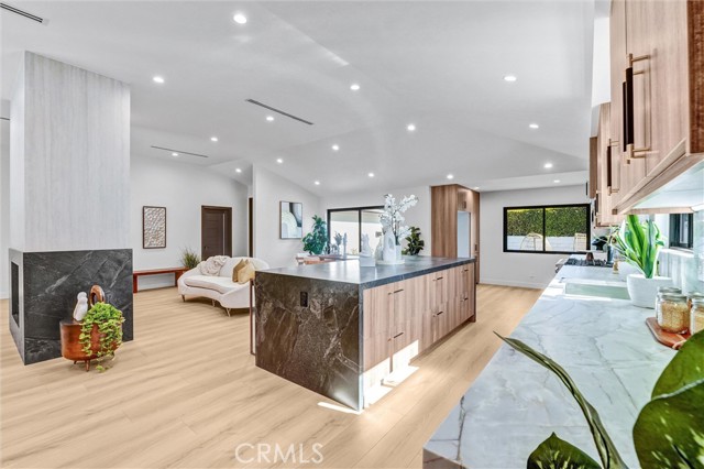 6847 Katherine, Van Nuys CA: https://media.crmls.org/medias/985ed4b6-e37f-4e63-a253-326bd6d7993c.jpg