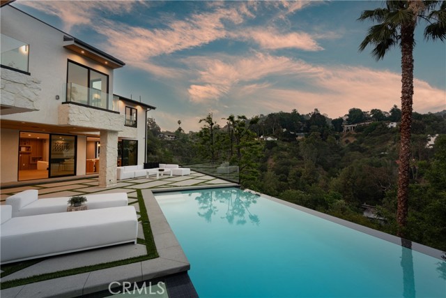 2608 Zorada Drive, Los Angeles CA: https://media.crmls.org/medias/985eee01-0dcf-422e-87b3-ef736b705666.jpg