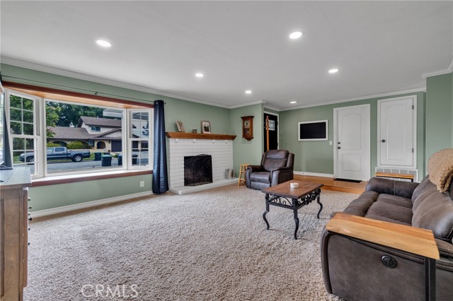 Detail Gallery Image 8 of 44 For 15010 Oakwood Ln, Chino Hills,  CA 91709 - 3 Beds | 2 Baths