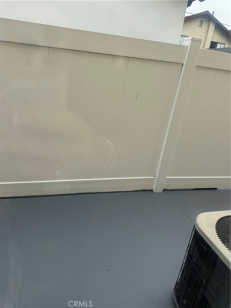 https://media.crmls.org/medias/985f1a4c-d3dd-473e-97fb-18fa227ee719.jpg?preset=X-Large