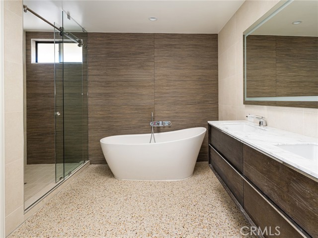 Detail Gallery Image 43 of 62 For 355 Hillcrest St, El Segundo,  CA 90245 - 5 Beds | 3 Baths