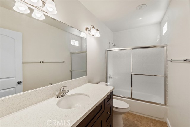 Detail Gallery Image 19 of 34 For 136 N Rampart Bld #3,  Los Angeles,  CA 90026 - 3 Beds | 2 Baths