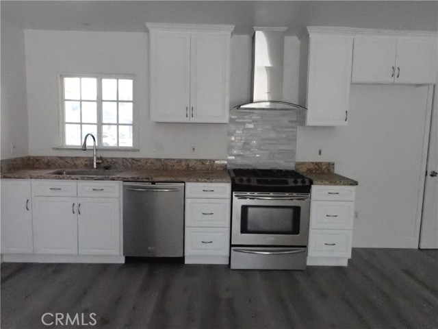 Detail Gallery Image 12 of 16 For 2674 W Sereno Pl, Anaheim,  CA 92804 - 5 Beds | 3/1 Baths